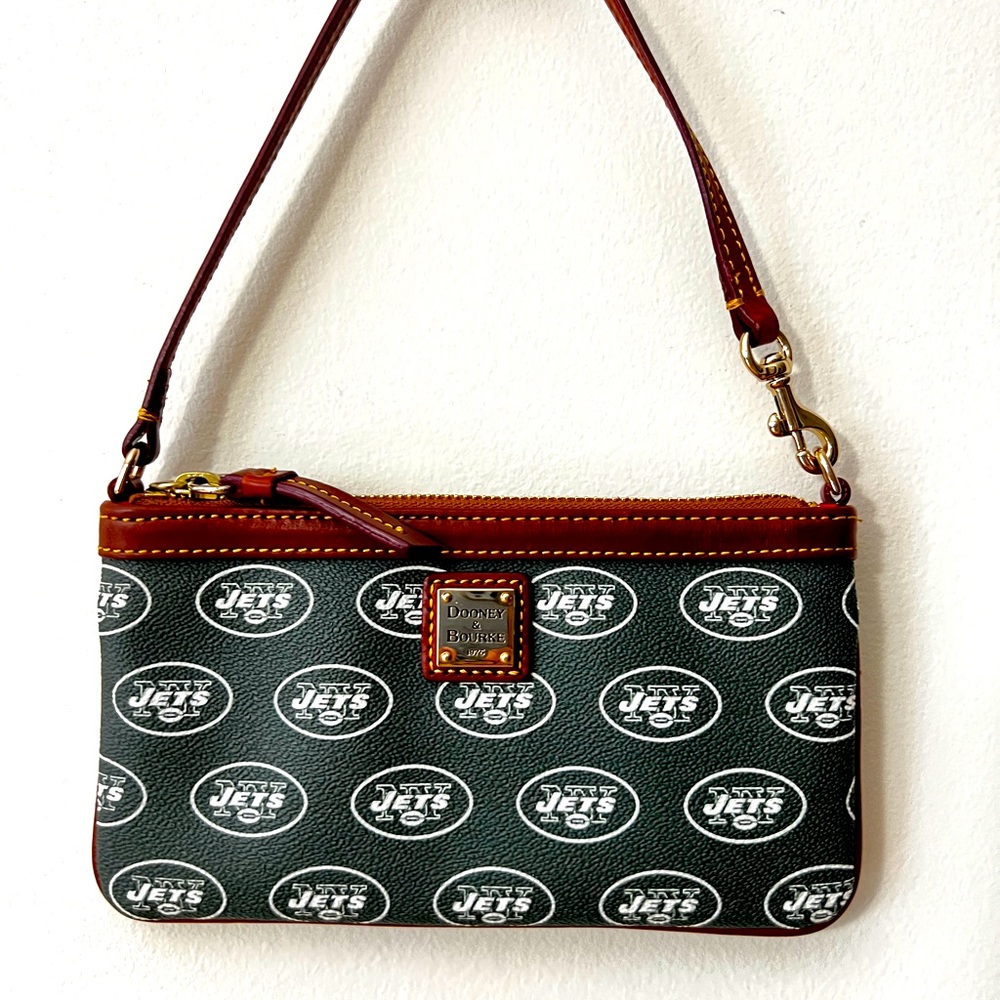 Dooney & Burke x NFL- Jets wristlet